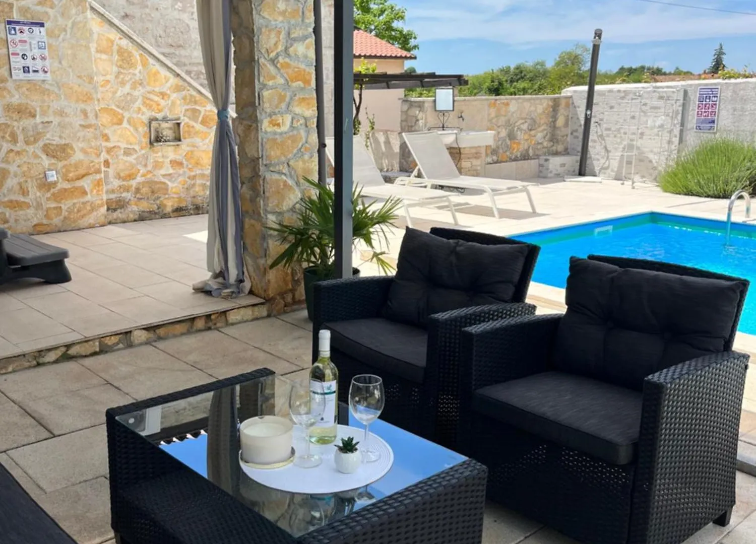 Villa Netto With Private Pool And Jacuzzi Prhati Kroatien